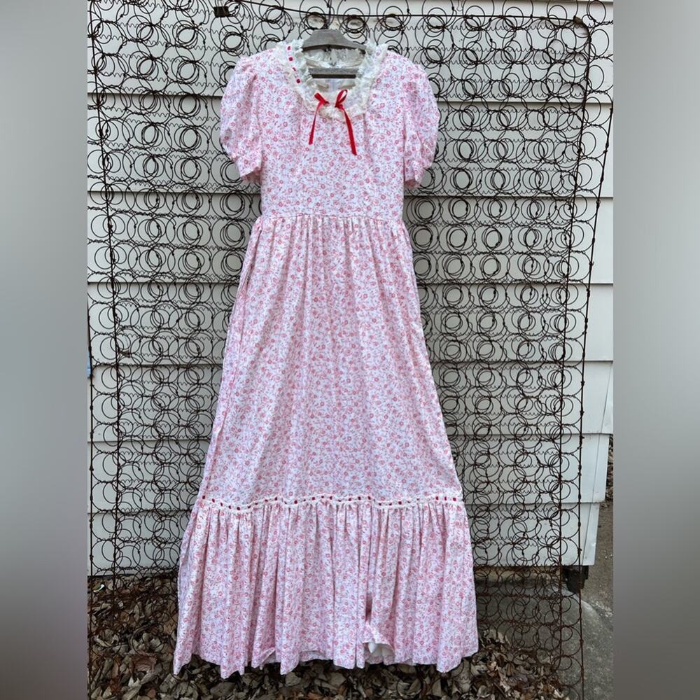 Vintage 70s Red Floral with Lace Trim Cotton Prairie Maxi Dress Gunne Style S/M